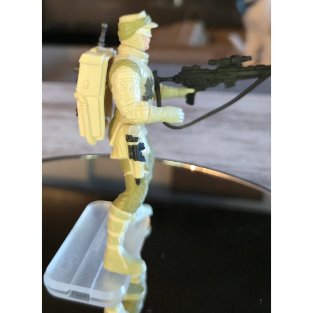 Vintage Star Wars Hoth Rebel Soldier Action Figure - Power of the Force - 3.75"